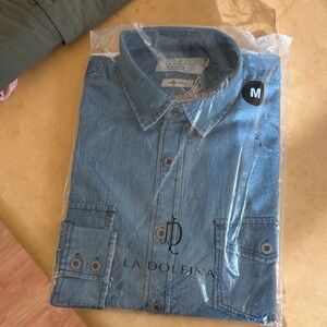 La Dolfina NWT jeans Light Blue Shirt with pockets Size M